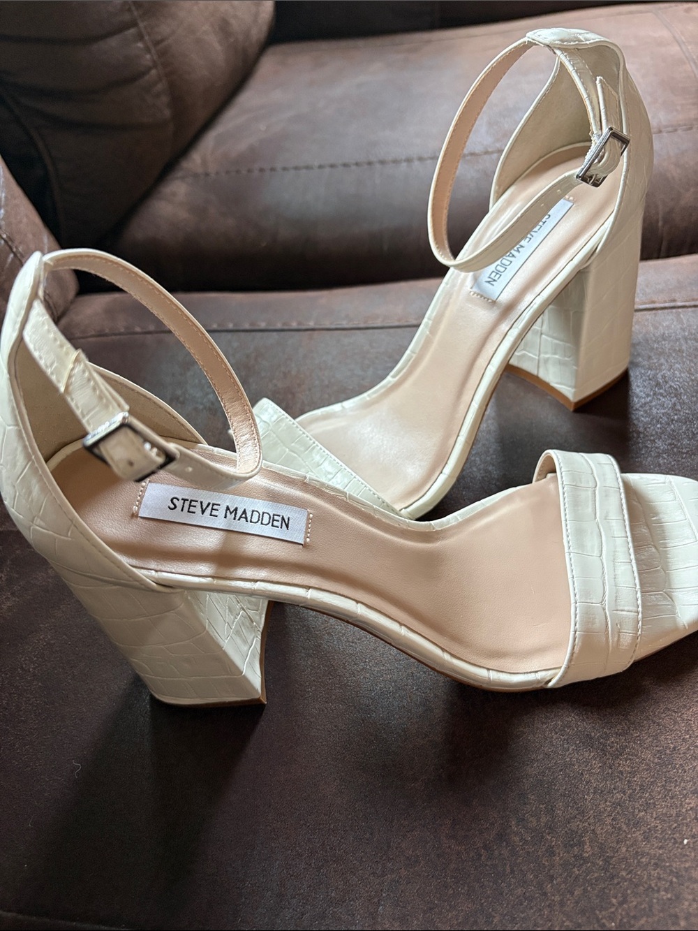 Steve Madden Croc-Embossed Cream Block Heel Sandals new size 10 - Picture 1 of 3